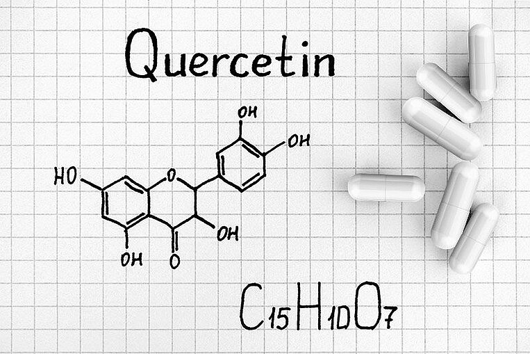 Chemische Formel und Strukturformel von Quercetin Chemische Formel und Strukturformel von Quercetin