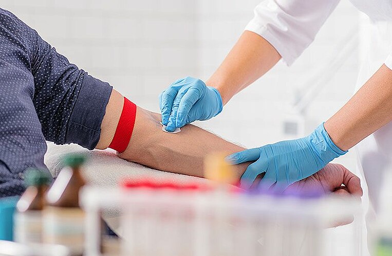 Vorbereitung zur Blutabnahme Vorbereitung zur Blutabnahme
