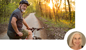 Mann mit Rennrad im Wald Mann mit Rennrad im Wald